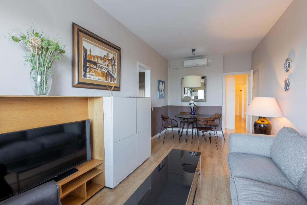 Lodging Apartments Guell Gaudi برشلونة المظهر الخارجي الصورة